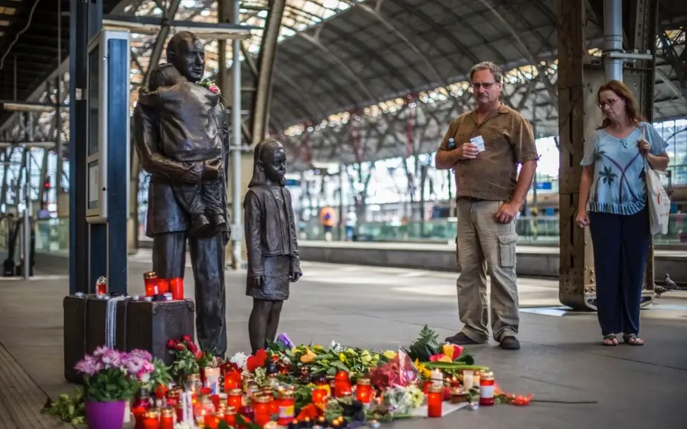 British Schindler Man who rescued 669 Czech children from Nazis 2