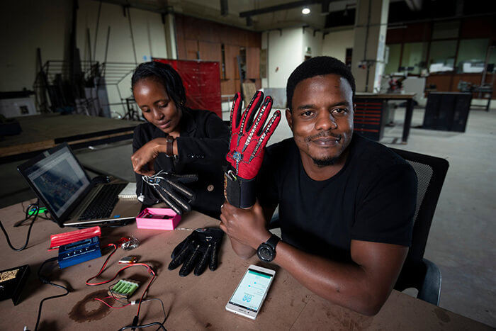 Smart Gloves That Translate Sign Language Into Audible Speech 1