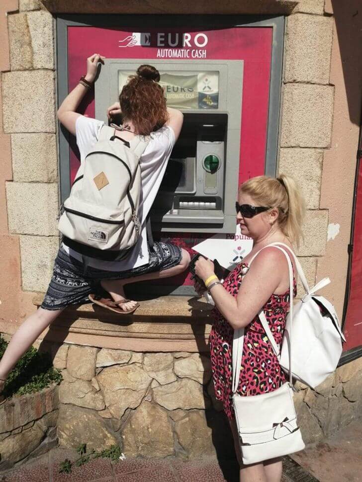 The way I had to use this cash machine in Spain