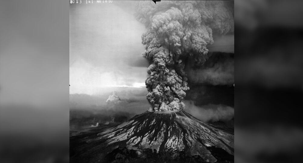 The Terrifying Mount St. Helens Eruption is Captured by the Robert ...